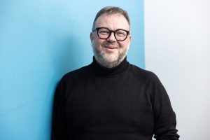 bildet viser ronald hos guru utvikling