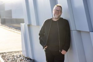 bildet viser rådgiver ronald jørgensen hos guru utvikling